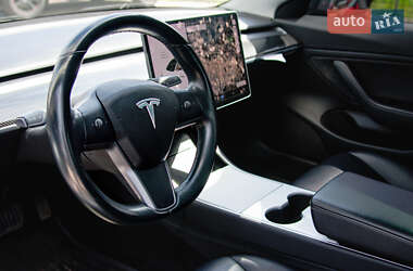 Седан Tesla Model 3 2018 в 