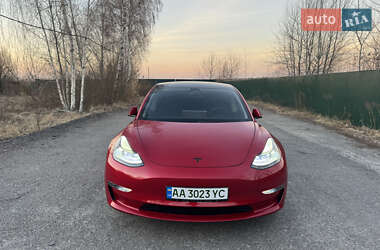Седан Tesla Model 3 2021 в 