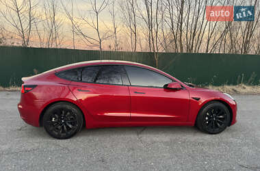 Седан Tesla Model 3 2021 в 