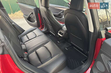 Седан Tesla Model 3 2021 в 