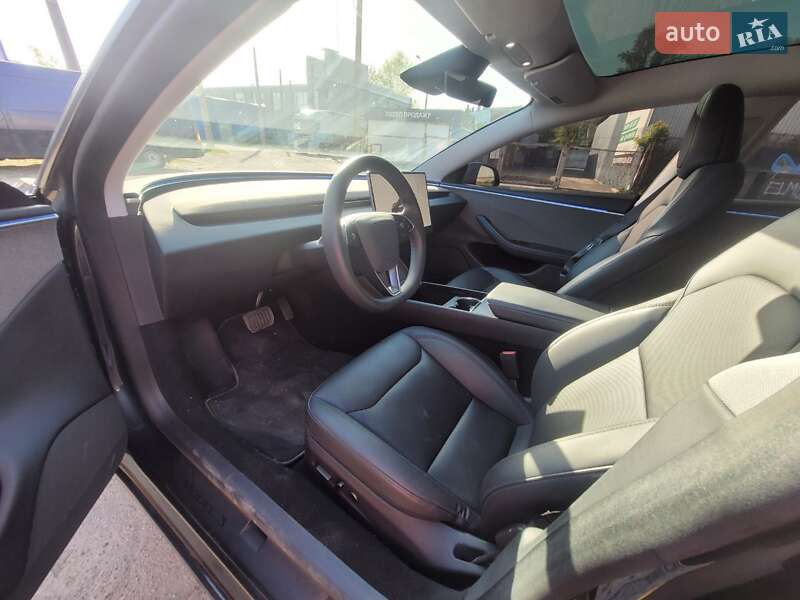 Седан Tesla Model 3 2024 в Киеве