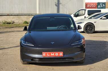 Седан Tesla Model 3 2024 в 