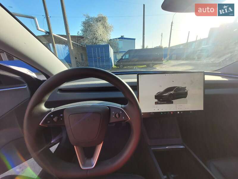 Седан Tesla Model 3 2024 в Киеве