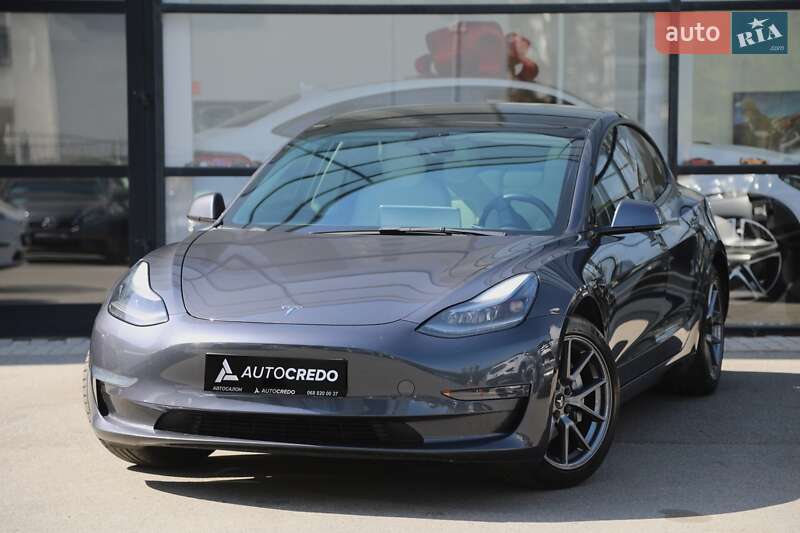 Tesla Model 3 2021