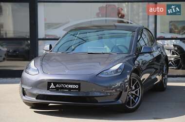 Седан Tesla Model 3 2021 в 