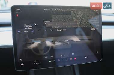 Седан Tesla Model 3 2021 в 