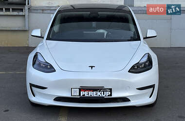 Седан Tesla Model 3 2023 в 