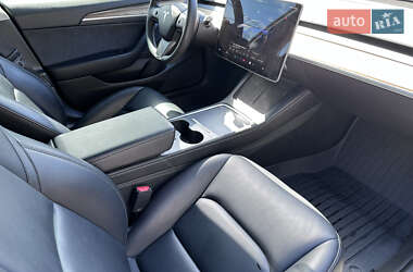 Седан Tesla Model 3 2022 в 