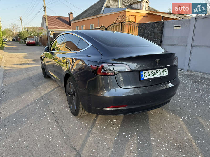 Седан Tesla Model 3 2018 в Черкассах