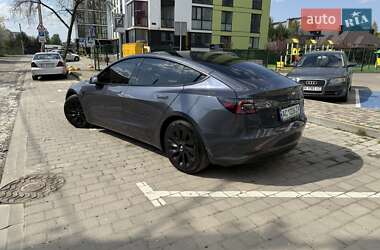 Седан Tesla Model 3 2022 в 