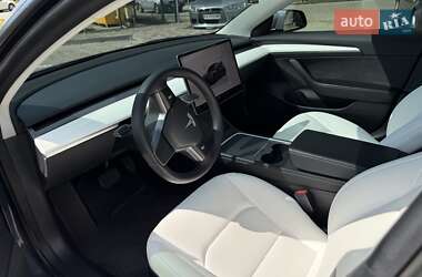 Седан Tesla Model 3 2022 в 