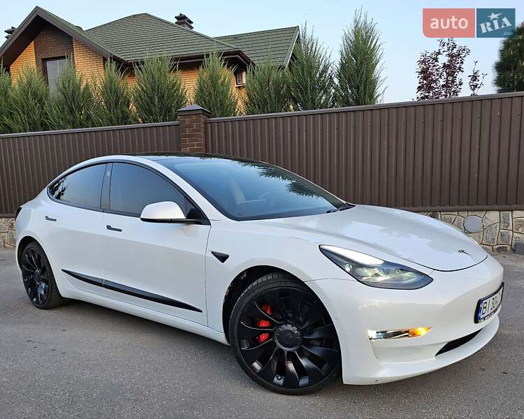 Седан Tesla Model 3 2022 в Полтаве