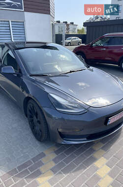 Седан Tesla Model 3 2021 в 