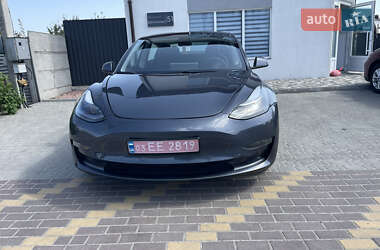 Седан Tesla Model 3 2021 в 
