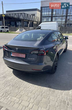 Седан Tesla Model 3 2021 в 