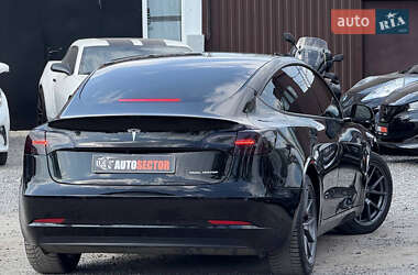 Седан Tesla Model 3 2022 в 