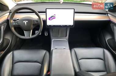 Седан Tesla Model 3 2021 в 