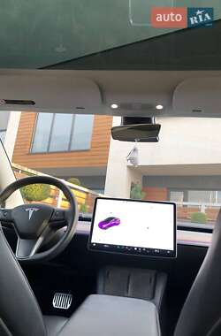 Седан Tesla Model 3 2021 в 