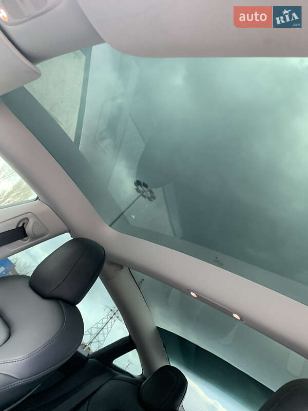 Седан Tesla Model 3 2021 в Одесі