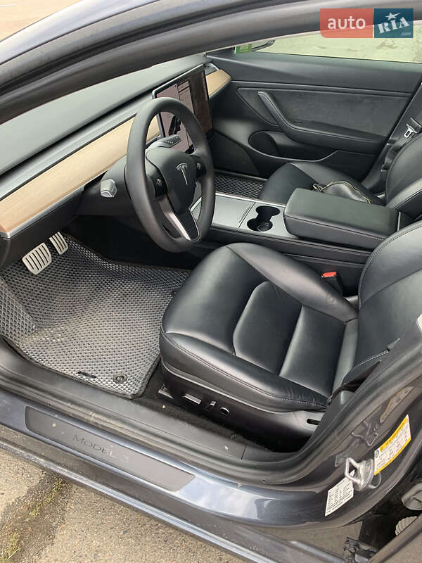 Седан Tesla Model 3 2021 в Одесі