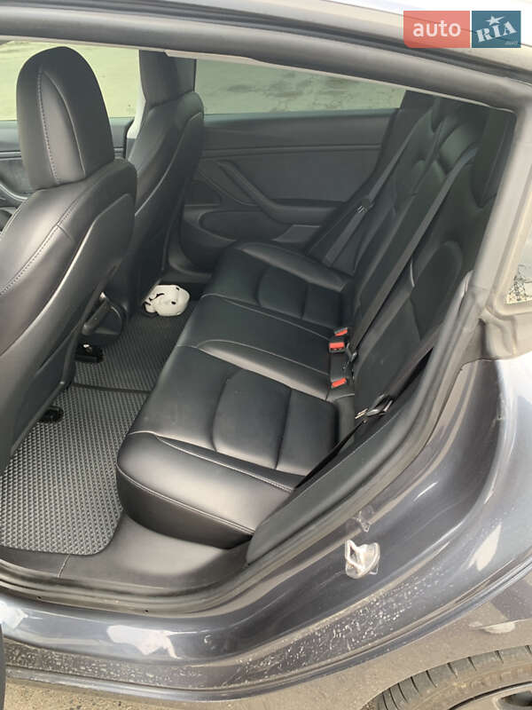 Седан Tesla Model 3 2021 в Одесі