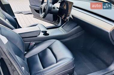Седан Tesla Model 3 2021 в 