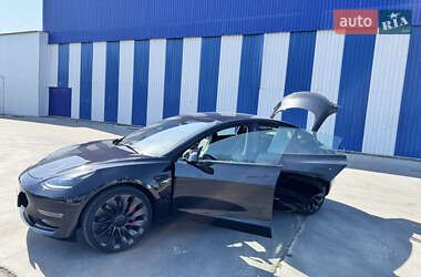 Седан Tesla Model 3 2023 в 