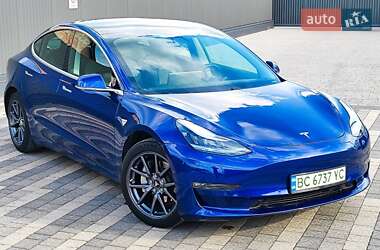 Седан Tesla Model 3 2019 в 