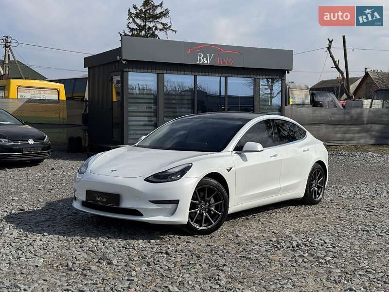 Седан Tesla Model 3 2020 в 