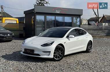 Седан Tesla Model 3 2020 в 