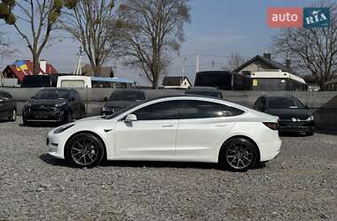 Седан Tesla Model 3 2020 в 