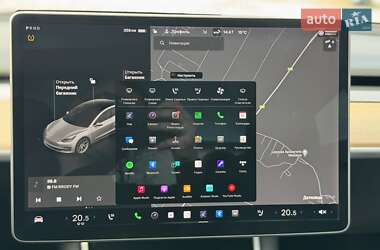 Седан Tesla Model 3 2020 в 