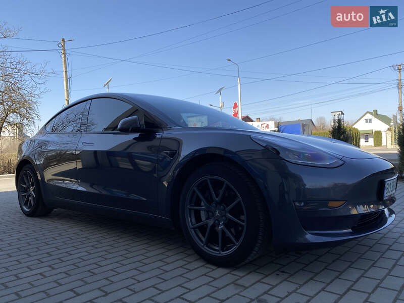 Tesla Model 3 2021