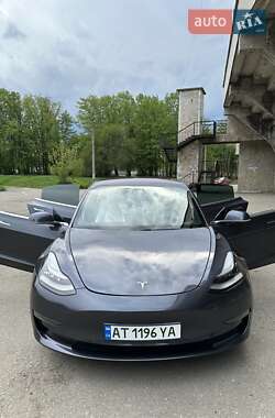 Седан Tesla Model 3 2019 в 