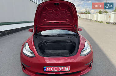 Седан Tesla Model 3 2019 в 