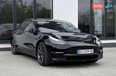 Седан Tesla Model 3 2021 в 