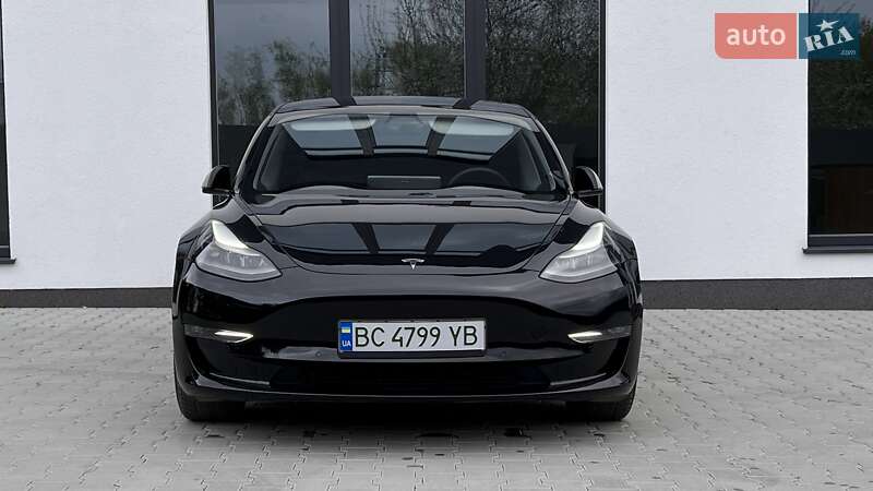 Седан Tesla Model 3 2021 в Львові