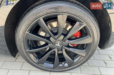 Седан Tesla Model 3 2019 в 