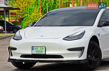 Седан Tesla Model 3 2020 в Днепре