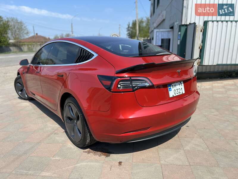 Седан Tesla Model 3 2018 в Славянске