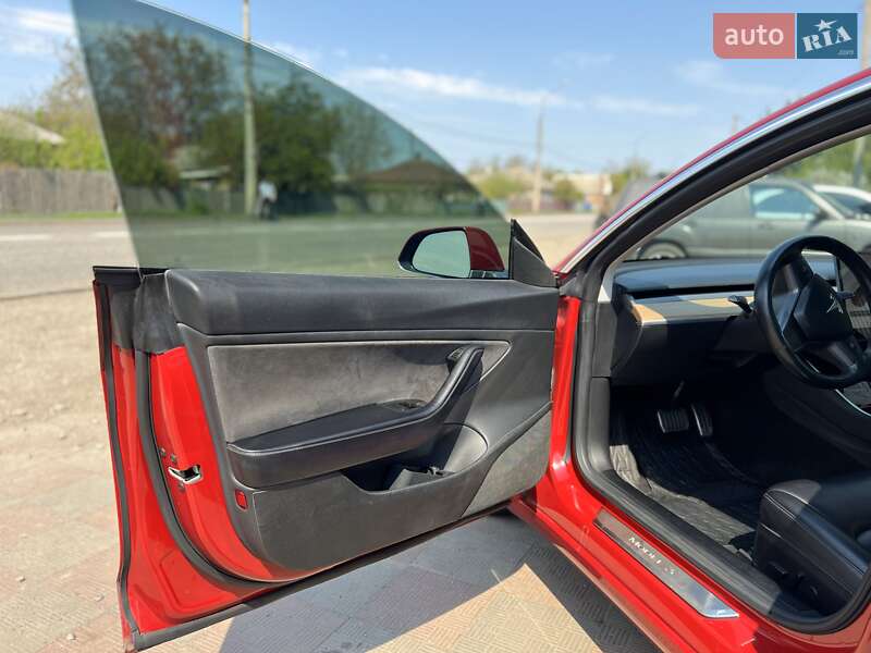 Седан Tesla Model 3 2018 в Славянске