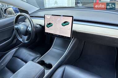 Седан Tesla Model 3 2018 в 