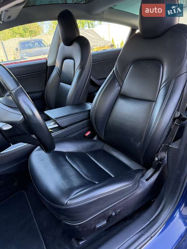 Седан Tesla Model 3 2018 в Луцке