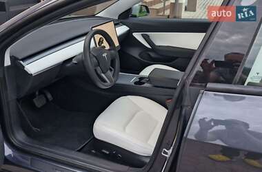 Седан Tesla Model 3 2020 в 