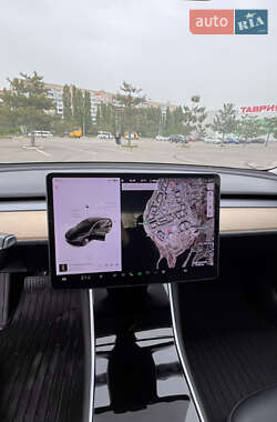 Седан Tesla Model 3 2019 в 