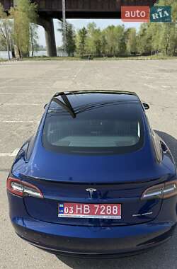 Седан Tesla Model 3 2020 в 