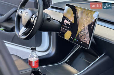 Седан Tesla Model 3 2019 в Рівному