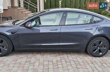 Седан Tesla Model 3 2020 в 