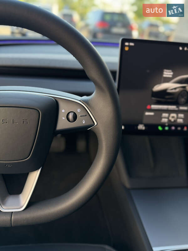 Седан Tesla Model 3 2024 в Луцьку