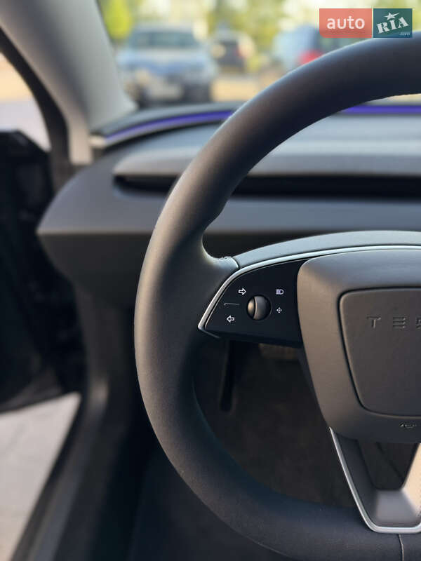 Седан Tesla Model 3 2024 в Луцке